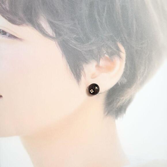 LOUIS VUITTON Earrings - Picture 9 of 10